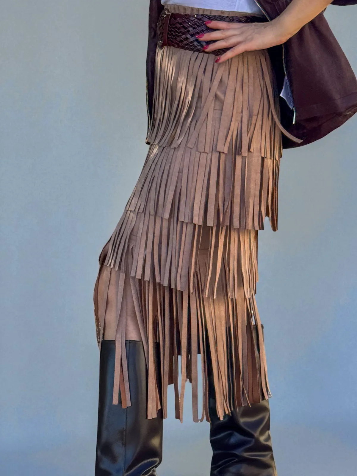 Falda-beige-con-flecos-1_elevee-es. Webp | elevee. Es Elevee Es