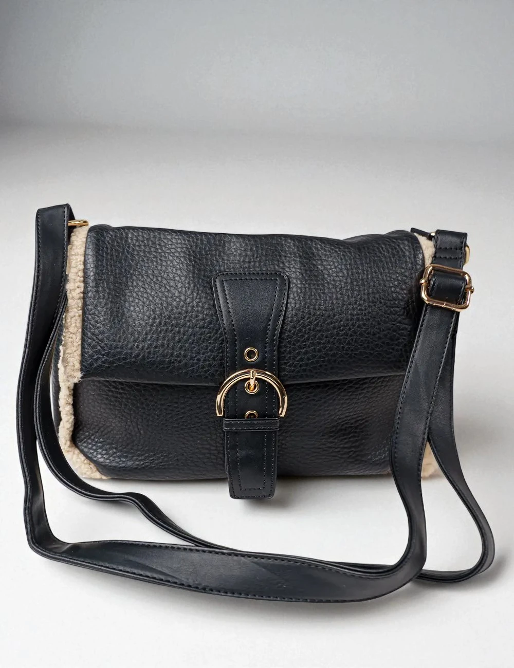 Webp-12017-negro-6_elevee-es. Webp | elevee. Es Vista lateral bolso negro mediano elevee Es