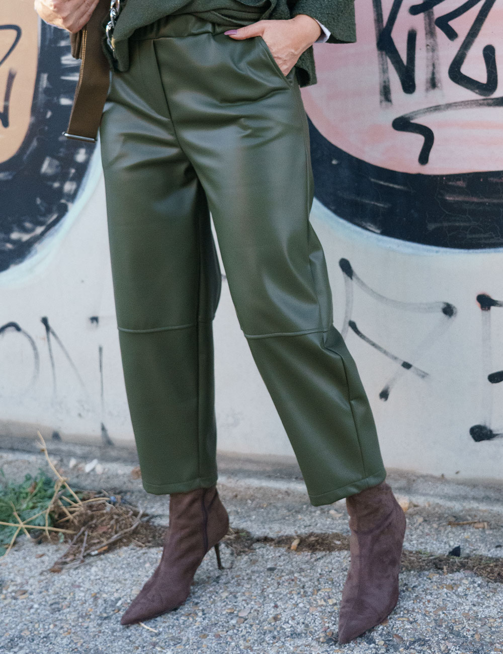 25348-v3 | elevee. Es Pantalón verde elevee Es