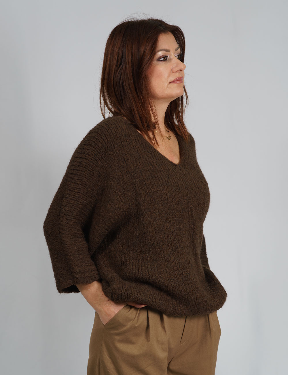 2648-m1 | elevee. Es Jersey de punto suave color marrón elevee Es