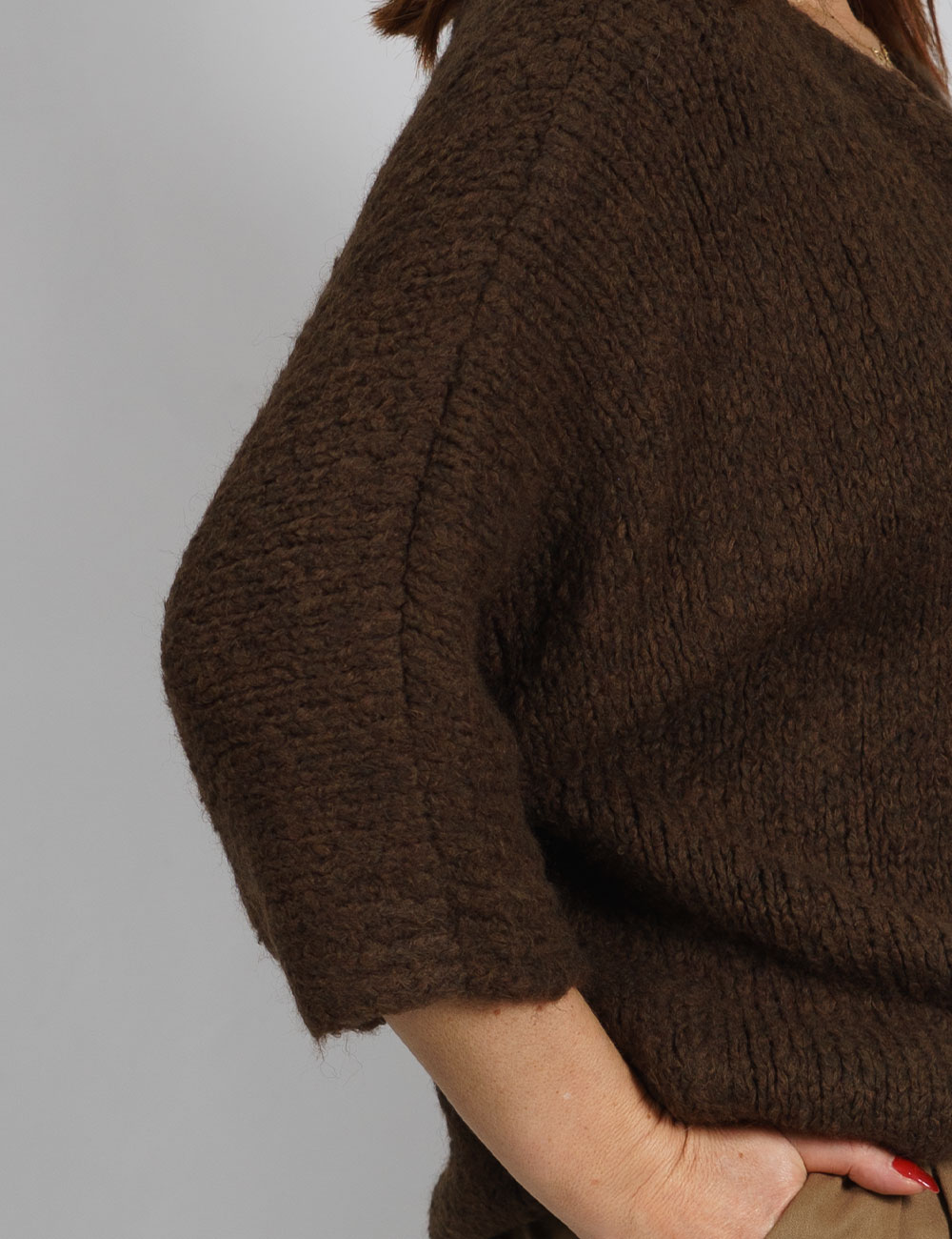 2648-m3 | elevee. Es Jersey de punto suave color marrón elevee Es