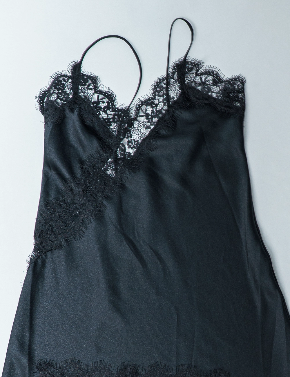 55176 negro-3 | elevee. Es Vestido lencero asimÉtrico negro elevee Es