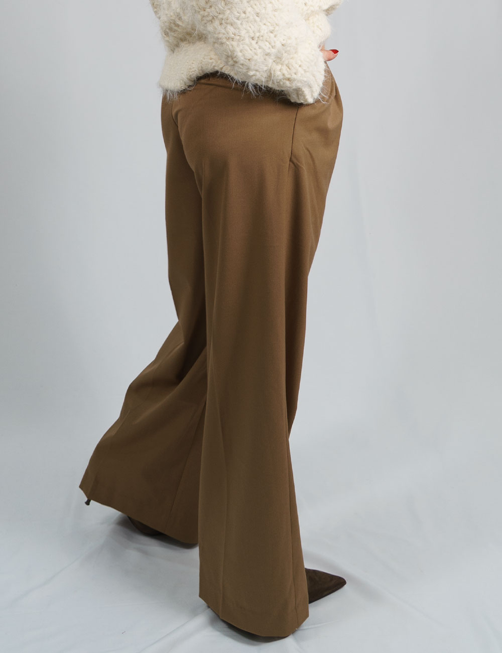 F02502-c2 | elevee. Es PantalÓn de pinzas recto ancho camel elevee Es