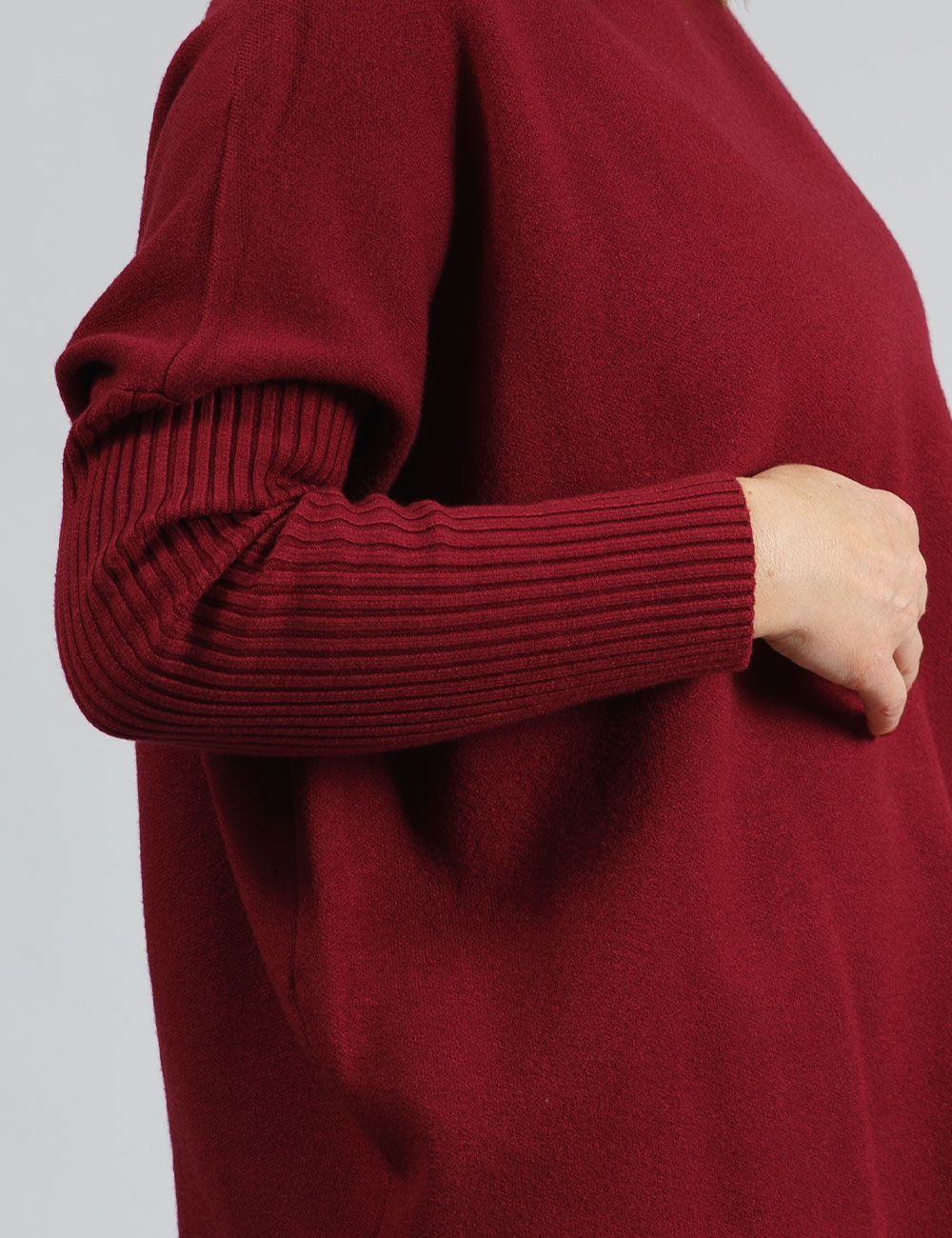 Zs5358-b3 | elevee. Es Jersey cuello alto burdeos elevee Es