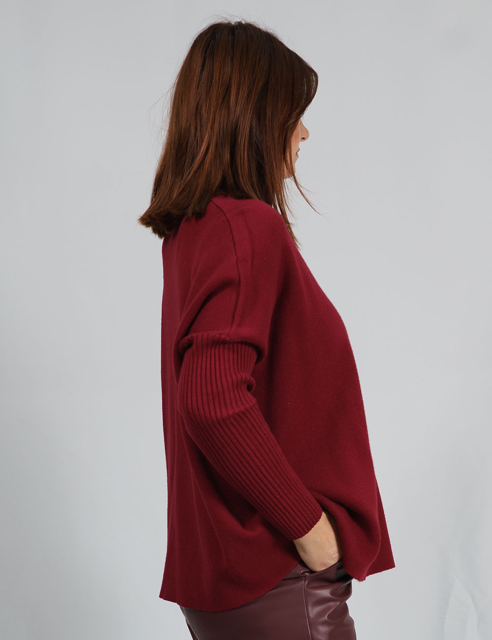 Zs5358-b4 | elevee. Es Jersey cuello alto burdeos elevee Es